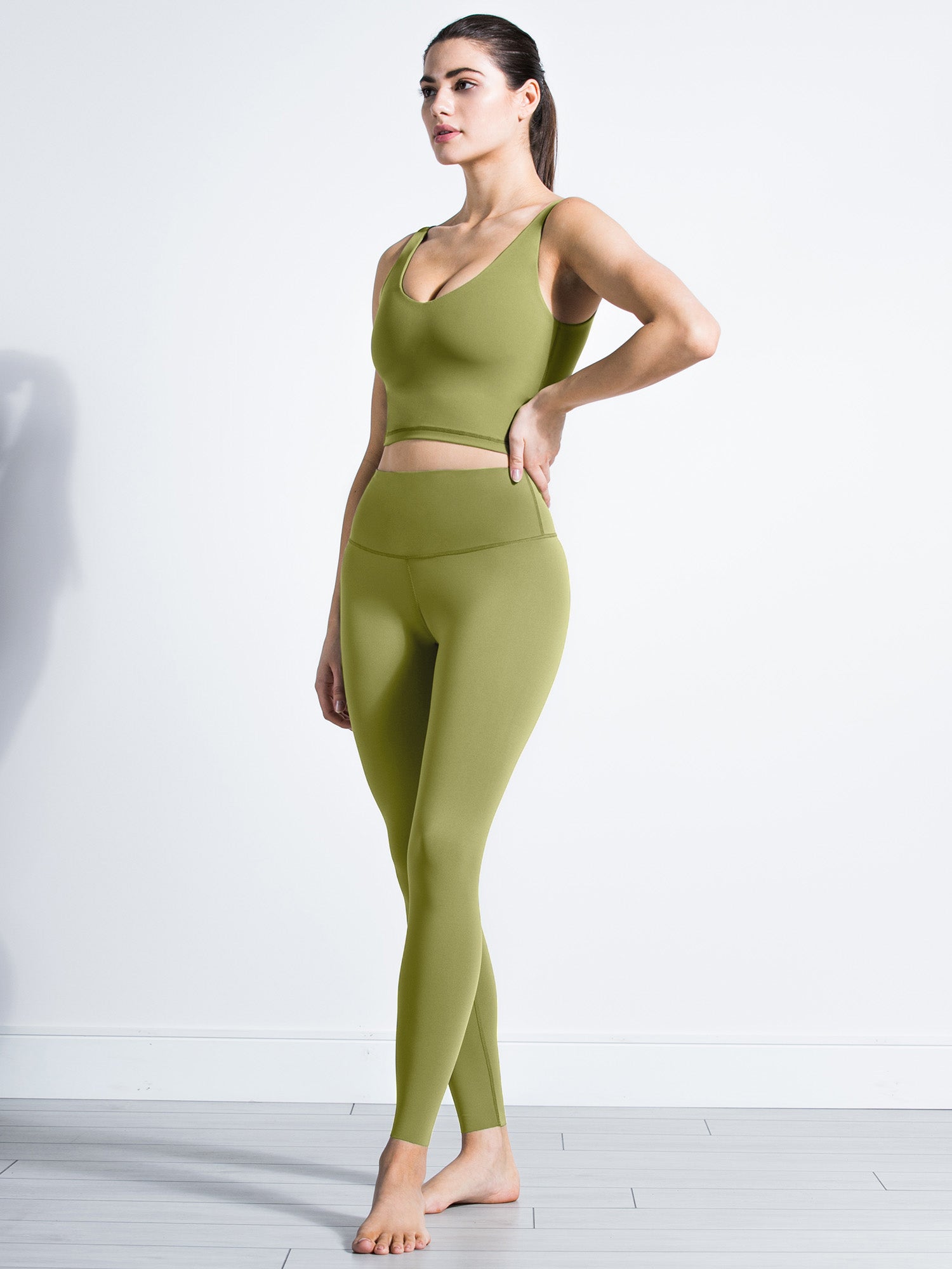 U NECK NUDE TANK