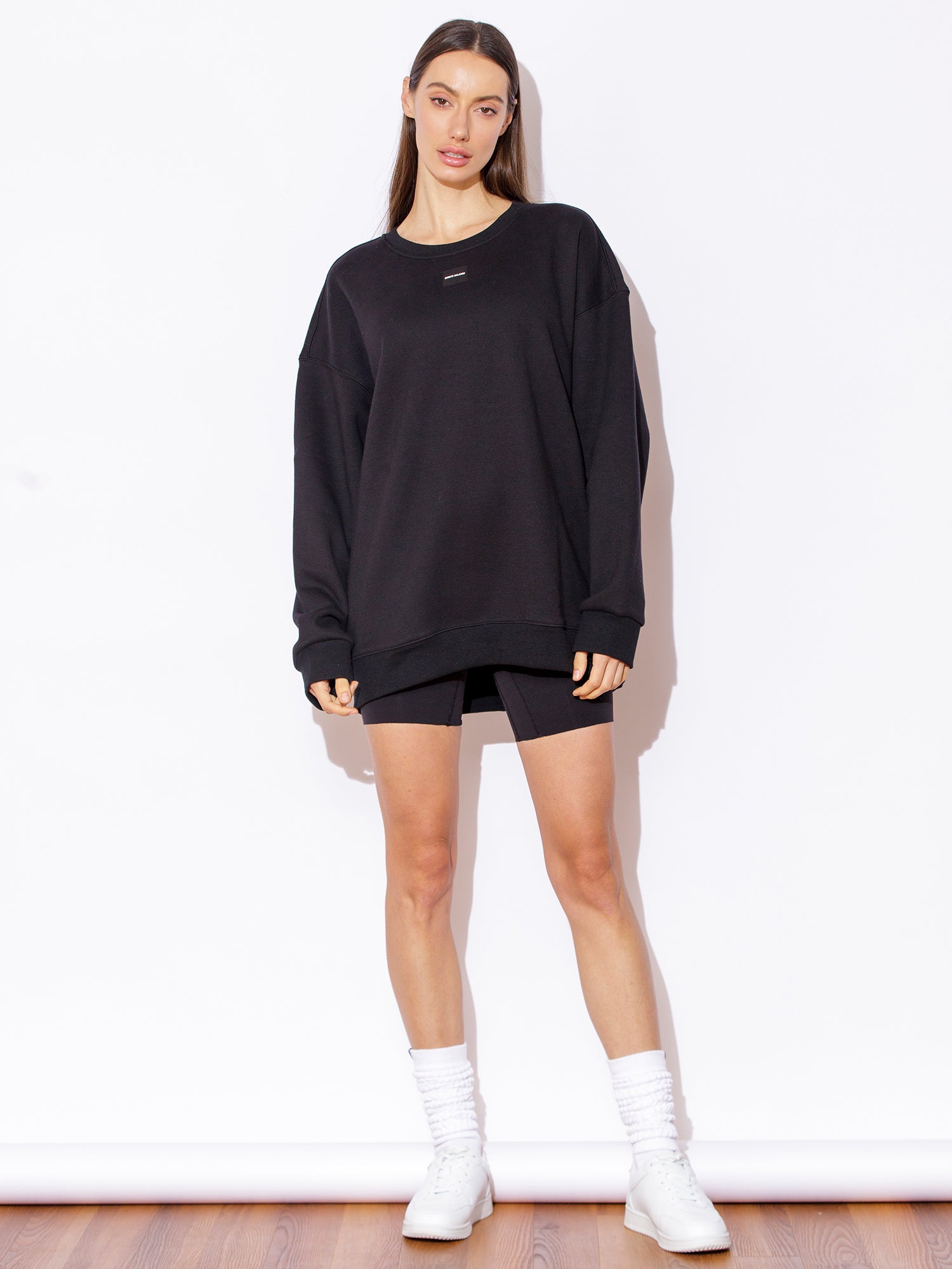 WINTER FLEECE PATCH LOGO SWEATSHIRT
