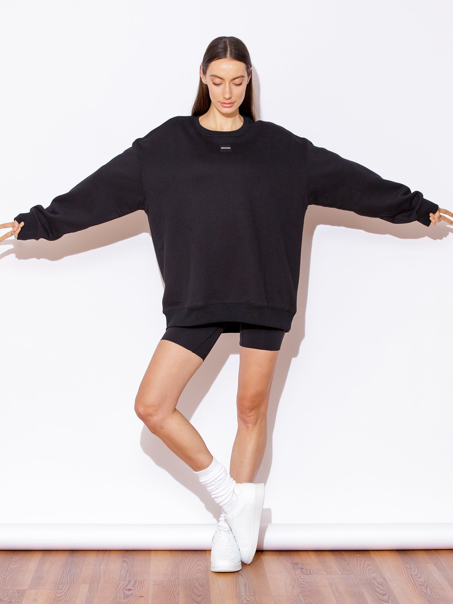 WINTER FLEECE PATCH LOGO SWEATSHIRT