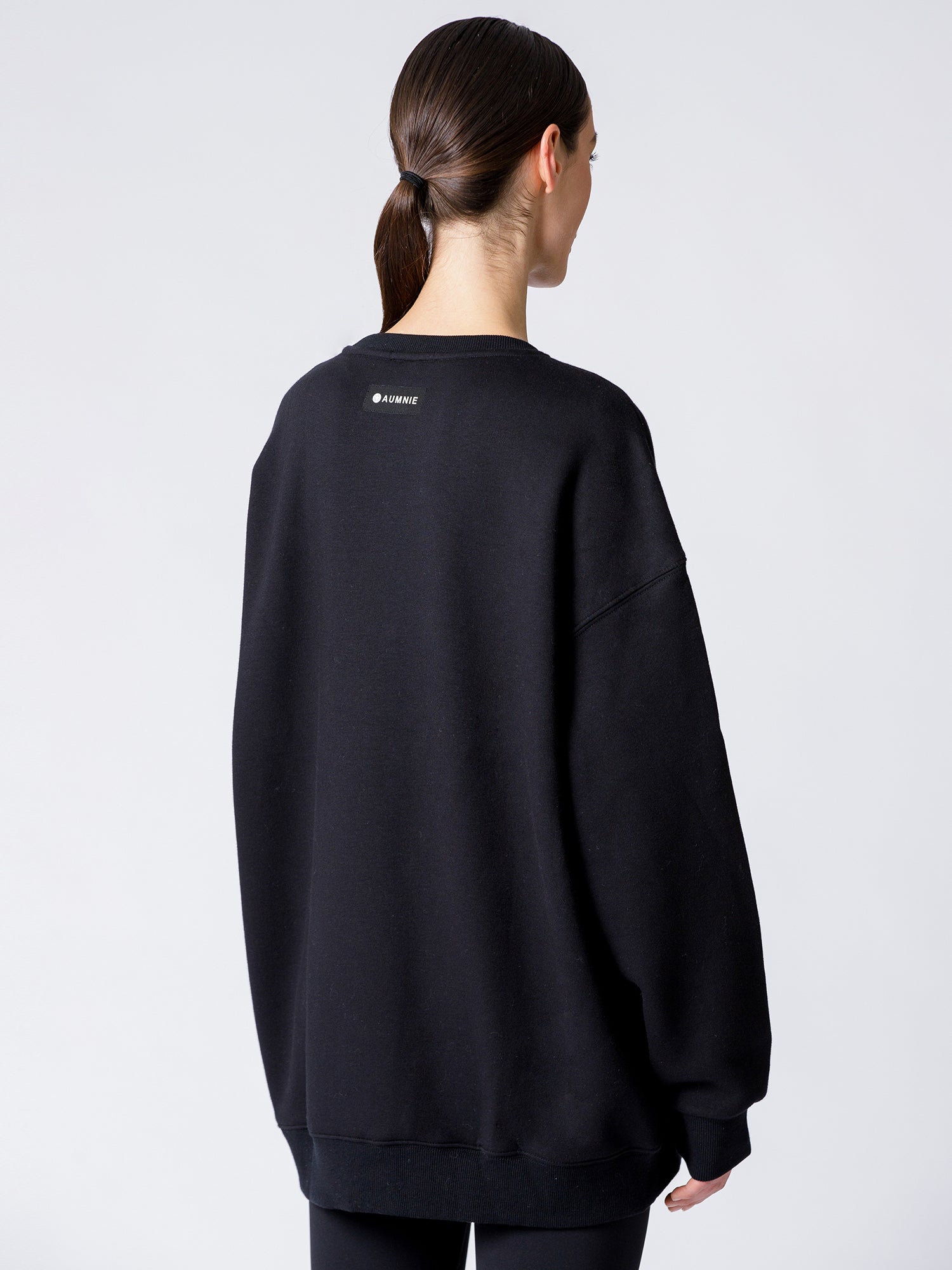 WINTER FLEECE PATCH LOGO SWEATSHIRT