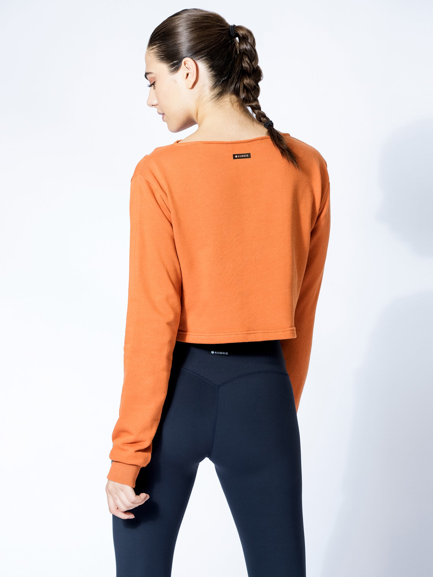 DETACHED COLLAR SWEATSHIRT