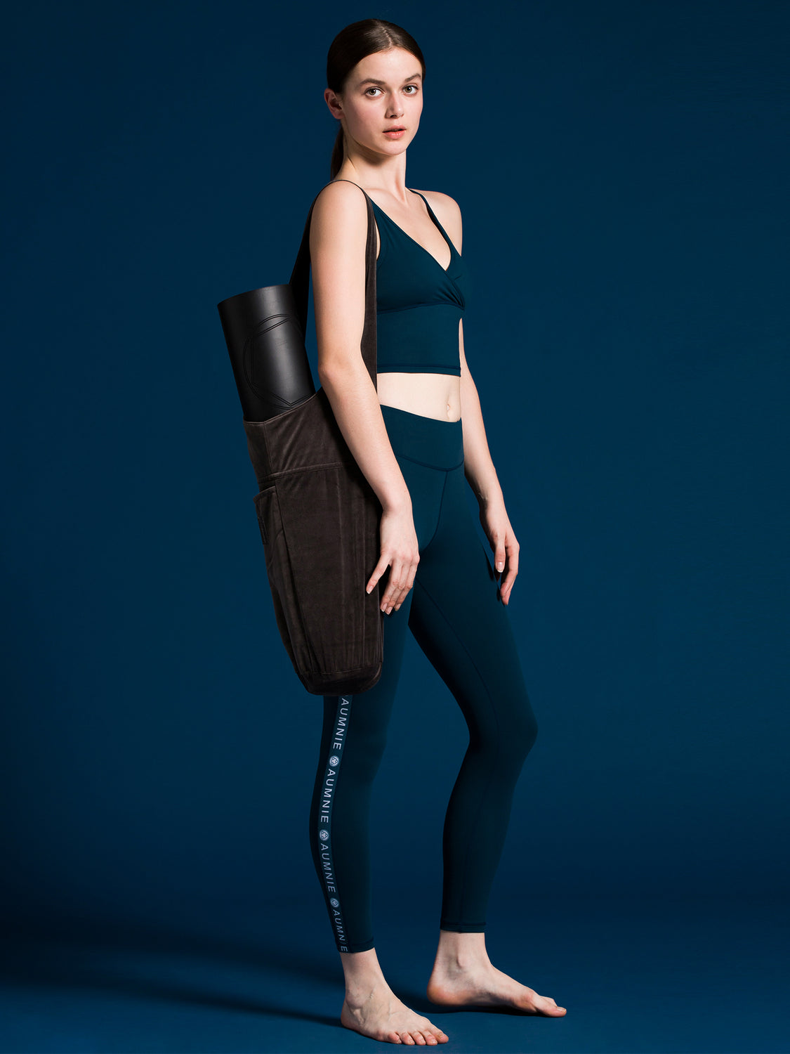 EVERYTHING YOGA BUCKET TOTE, GREY VELOUR