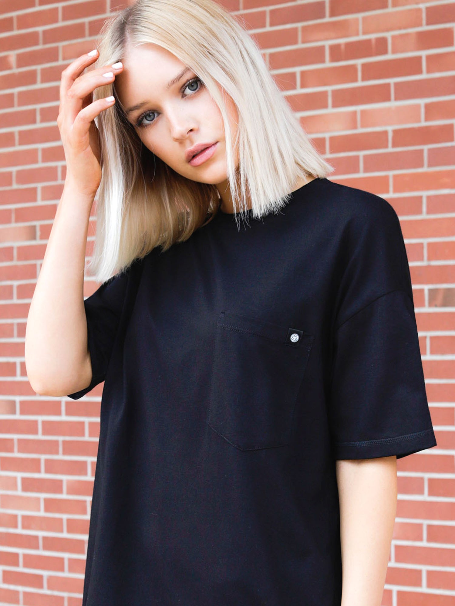 OVERSIZED POCKET TEE, BLACK