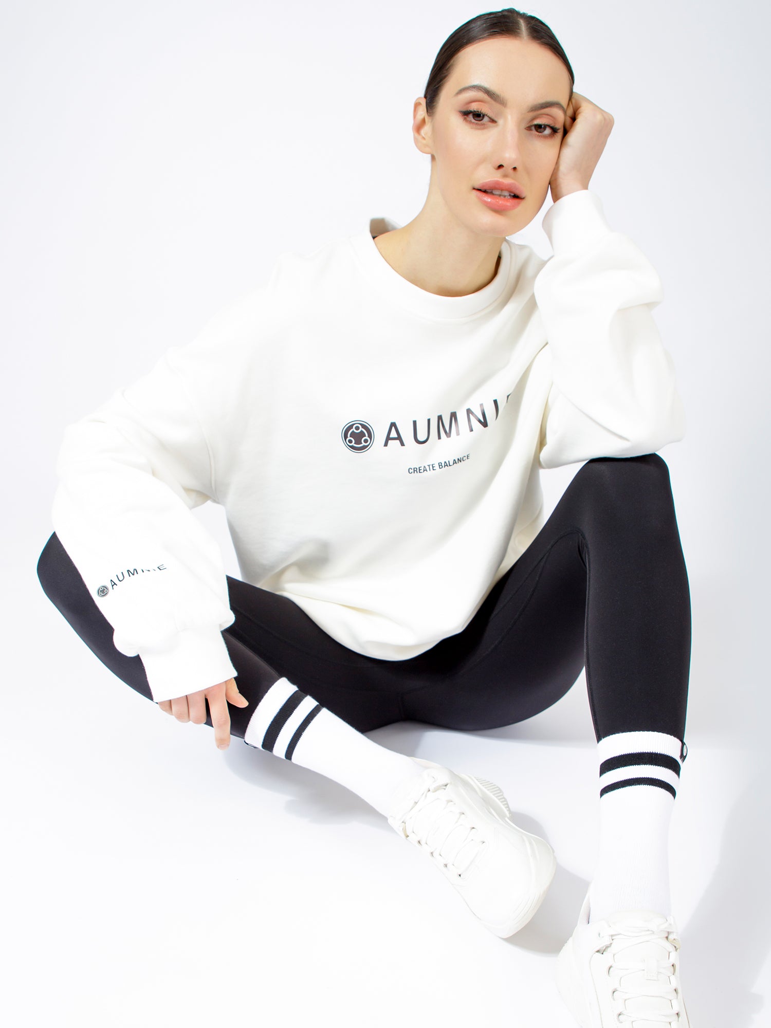 AUMNIE OVERSIZE SWEATSHIRT