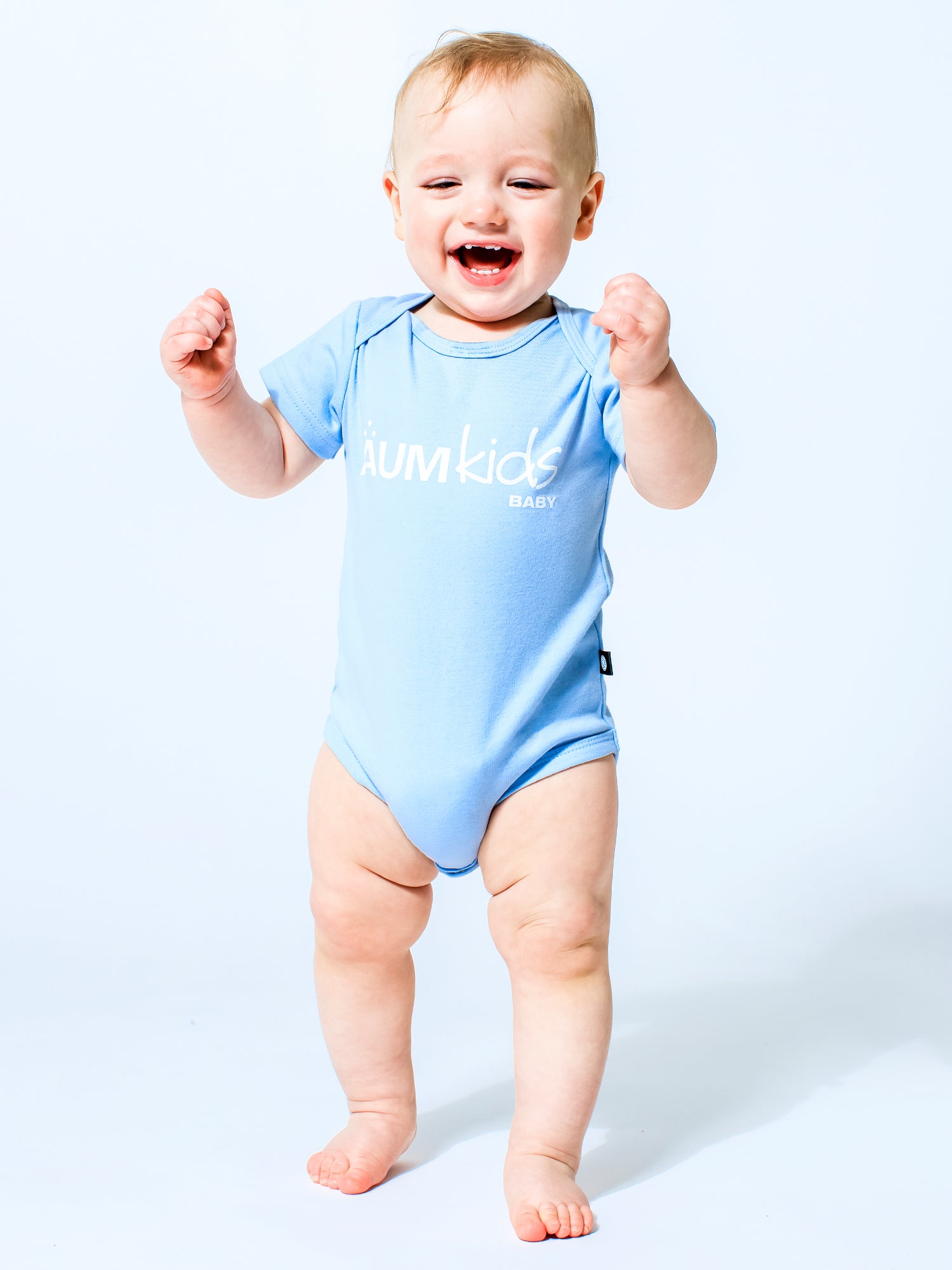 AUMkids HAPPY BABY SHORT SLEEVE ONESIE + BIB SET