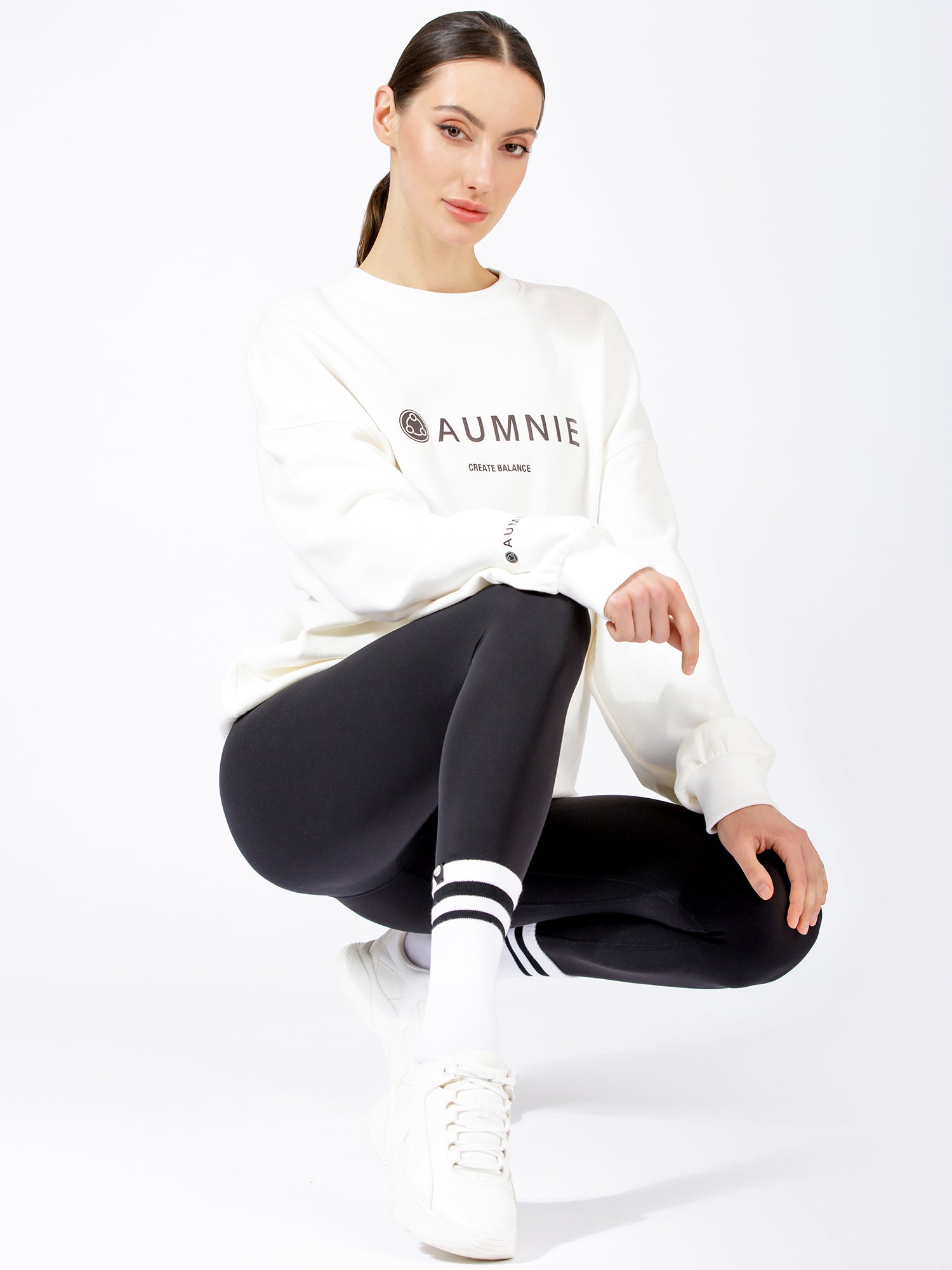 AUMNIE OVERSIZE SWEATSHIRT