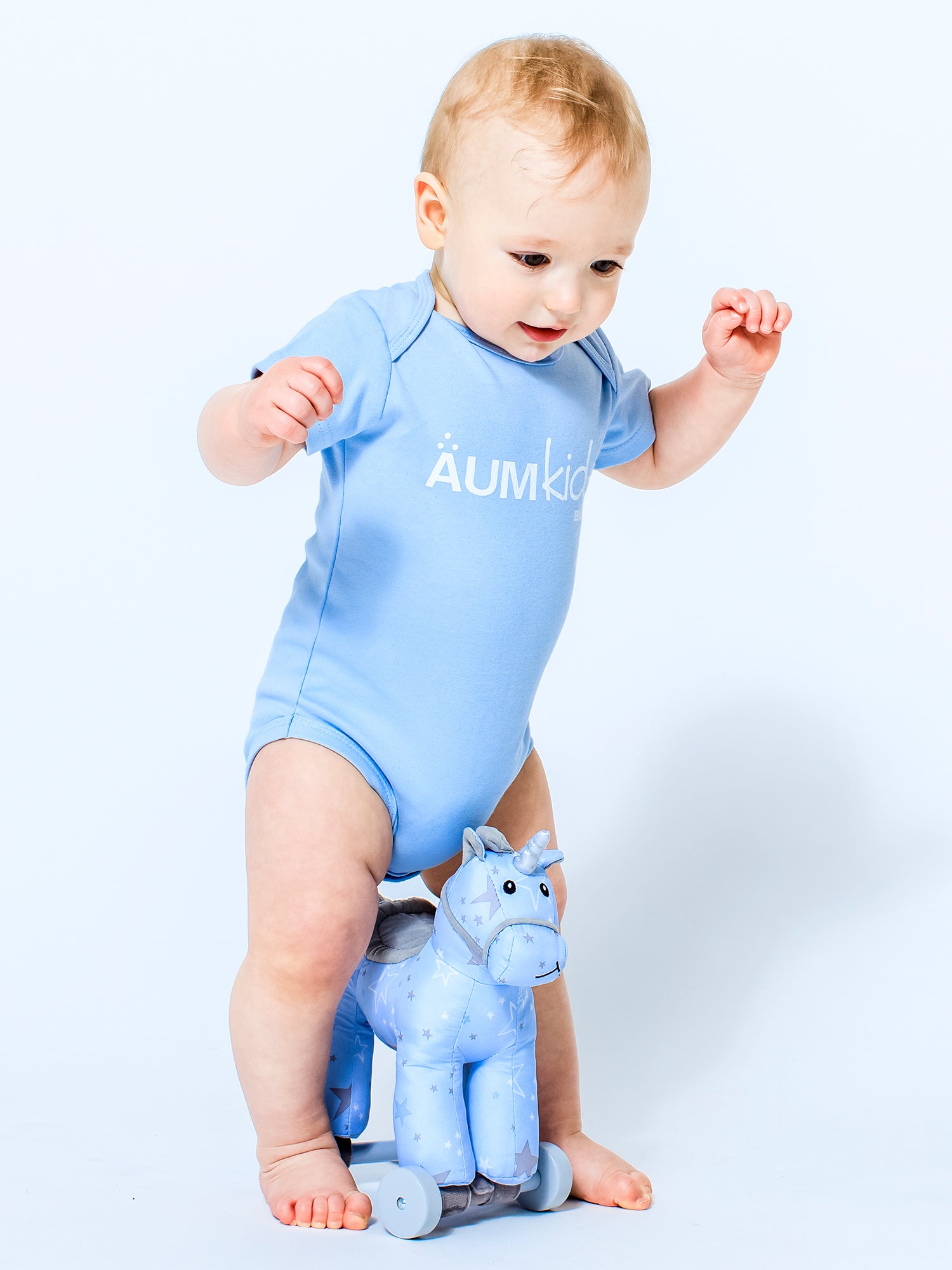 AUMkids HAPPY BABY SHORT SLEEVE ONESIE + BIB SET