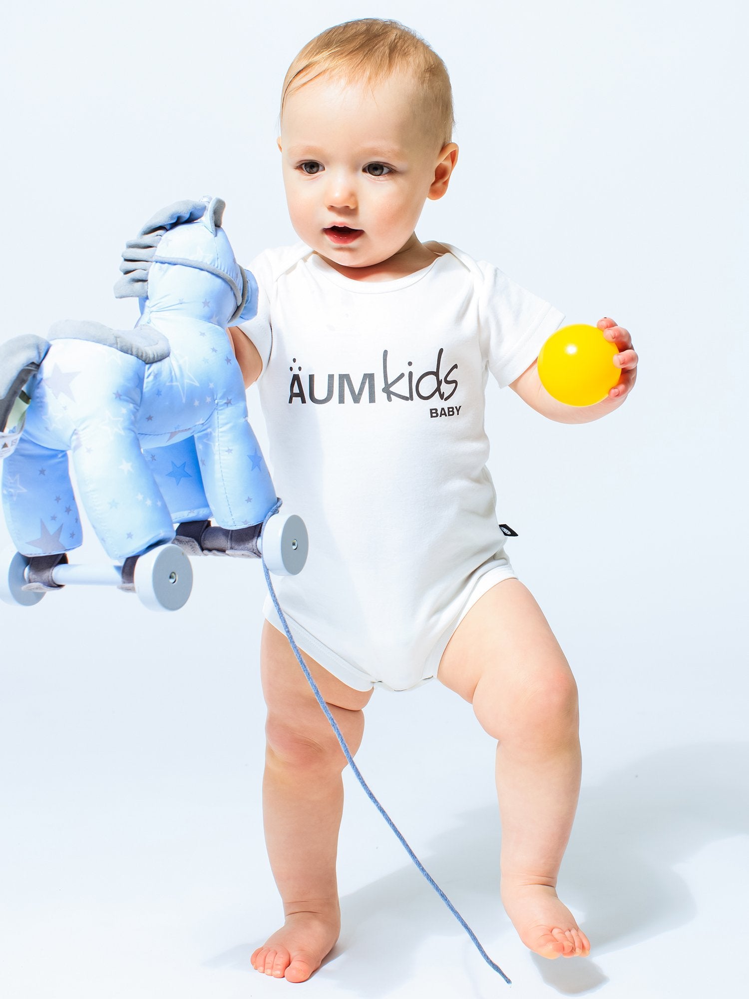 AUMkids HAPPY BABY SHORT SLEEVE ONESIE + BIB SET