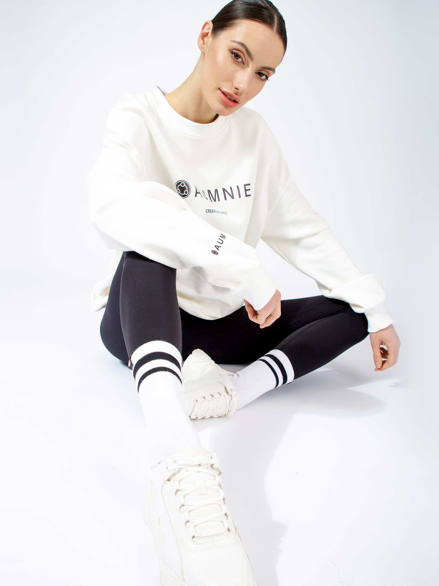 AUMNIE OVERSIZE SWEATSHIRT
