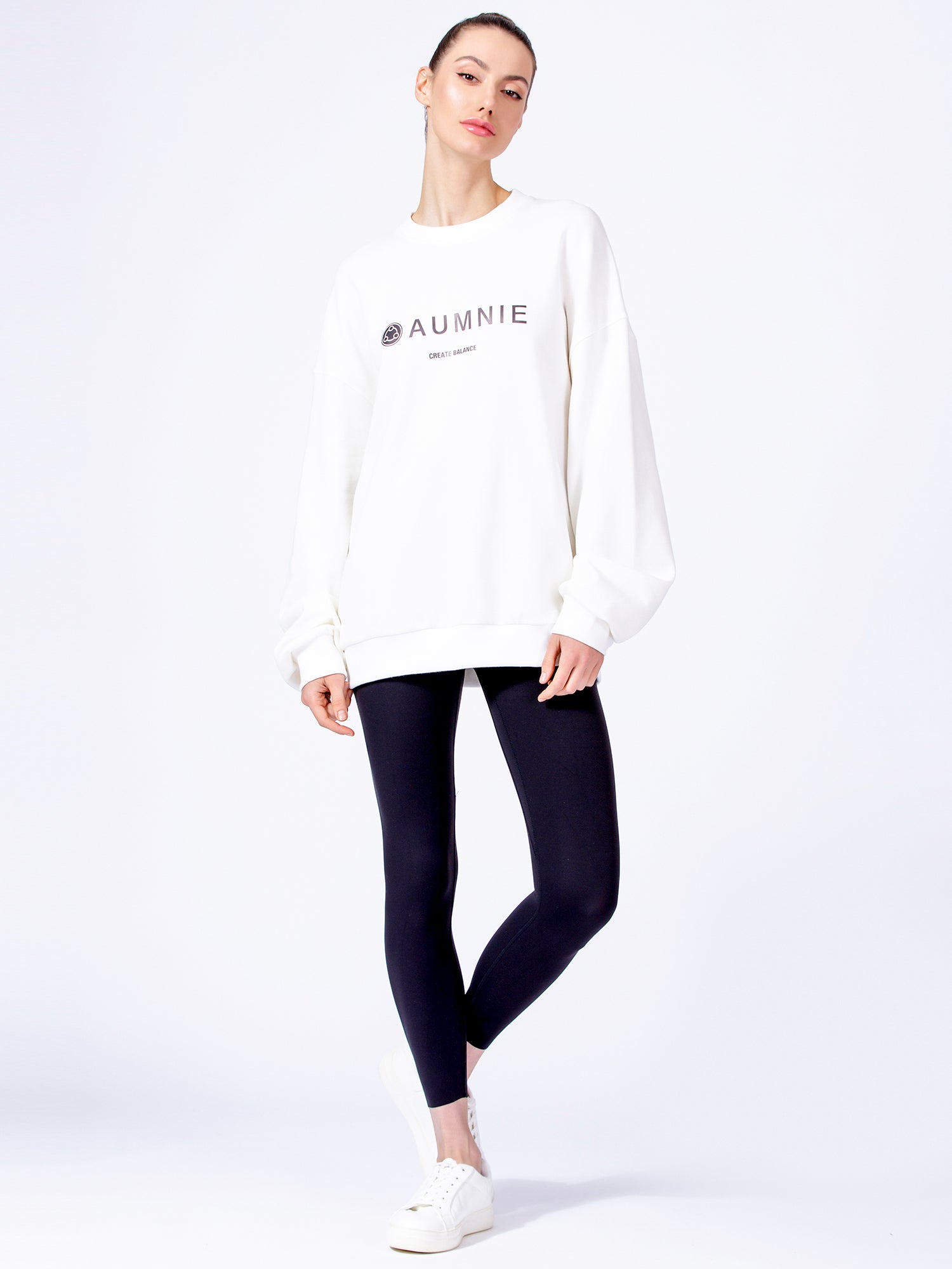 AUMNIE OVERSIZE SWEATSHIRT