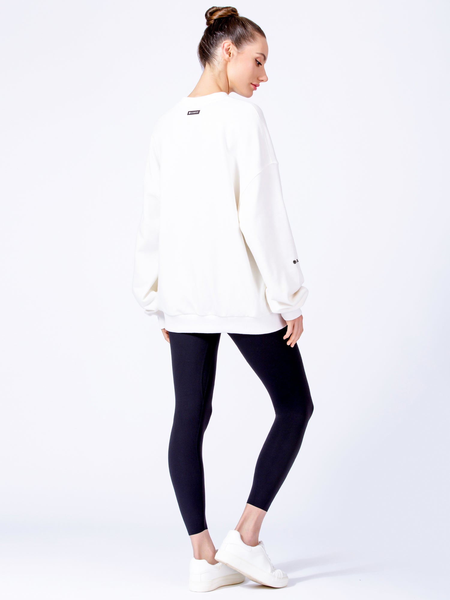 AUMNIE OVERSIZE SWEATSHIRT