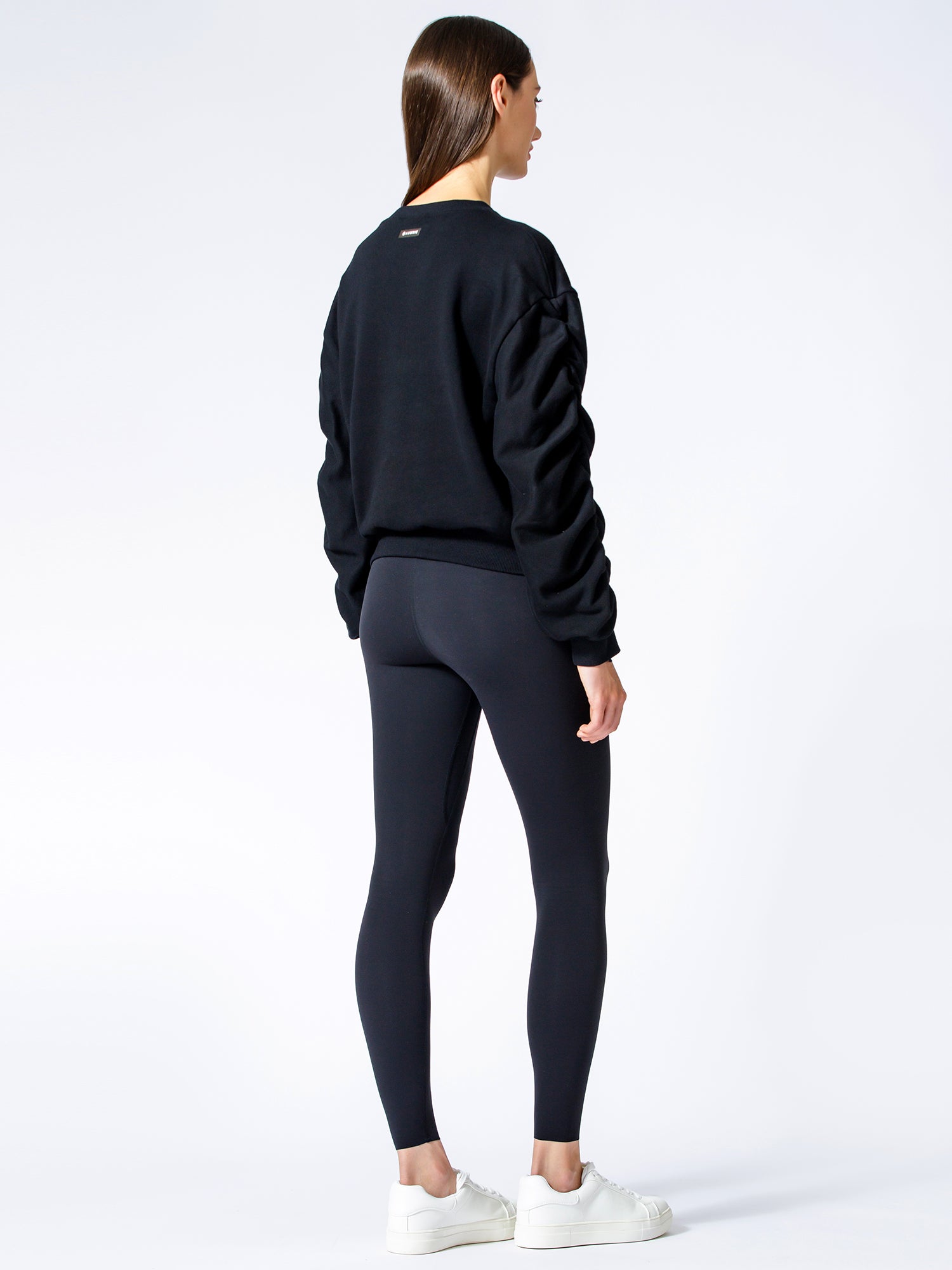 RUCHED RUNWAY SWEATSHIRT, BLACK