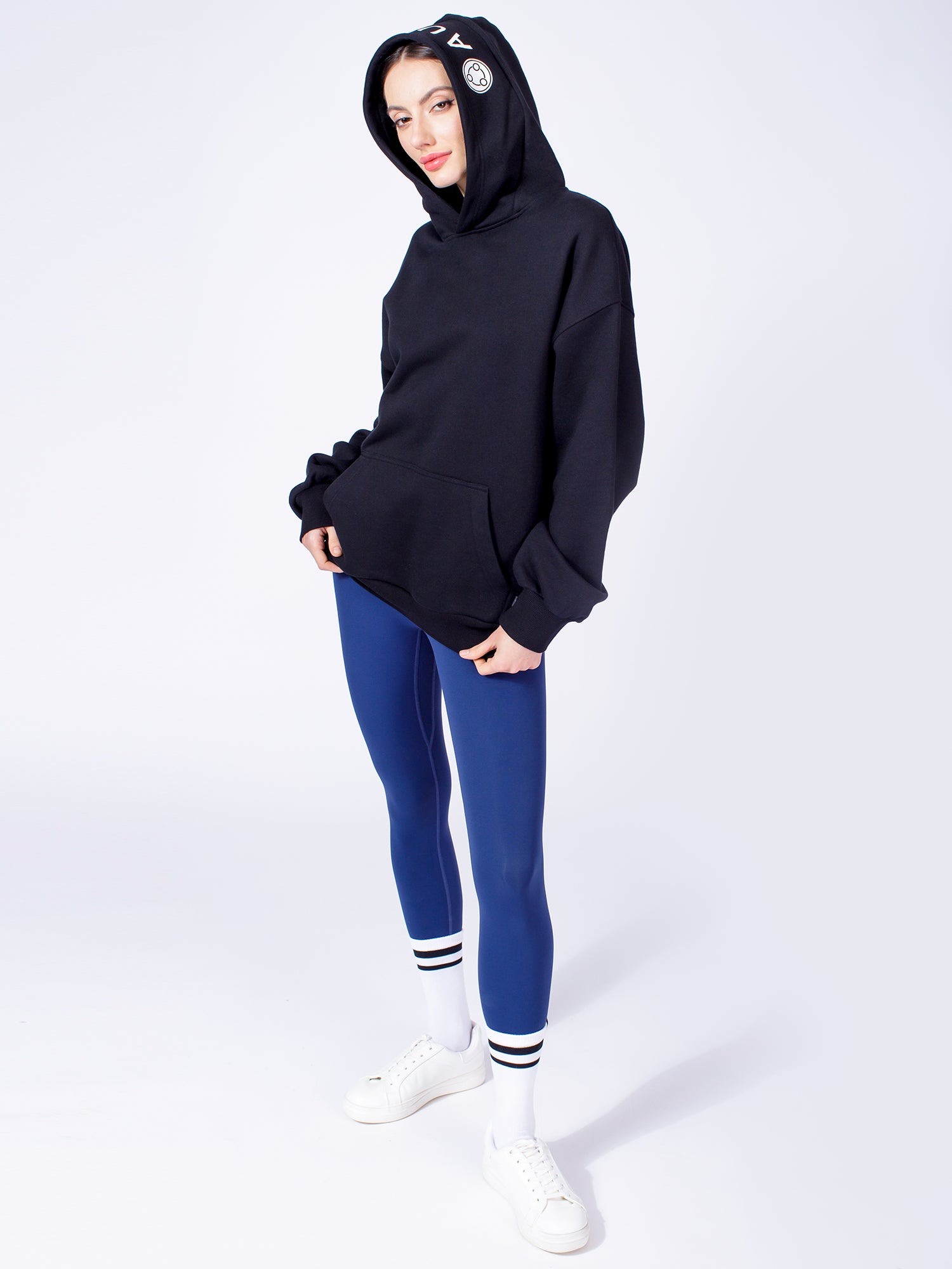 AUMNIE OVERSIZE HOODIE