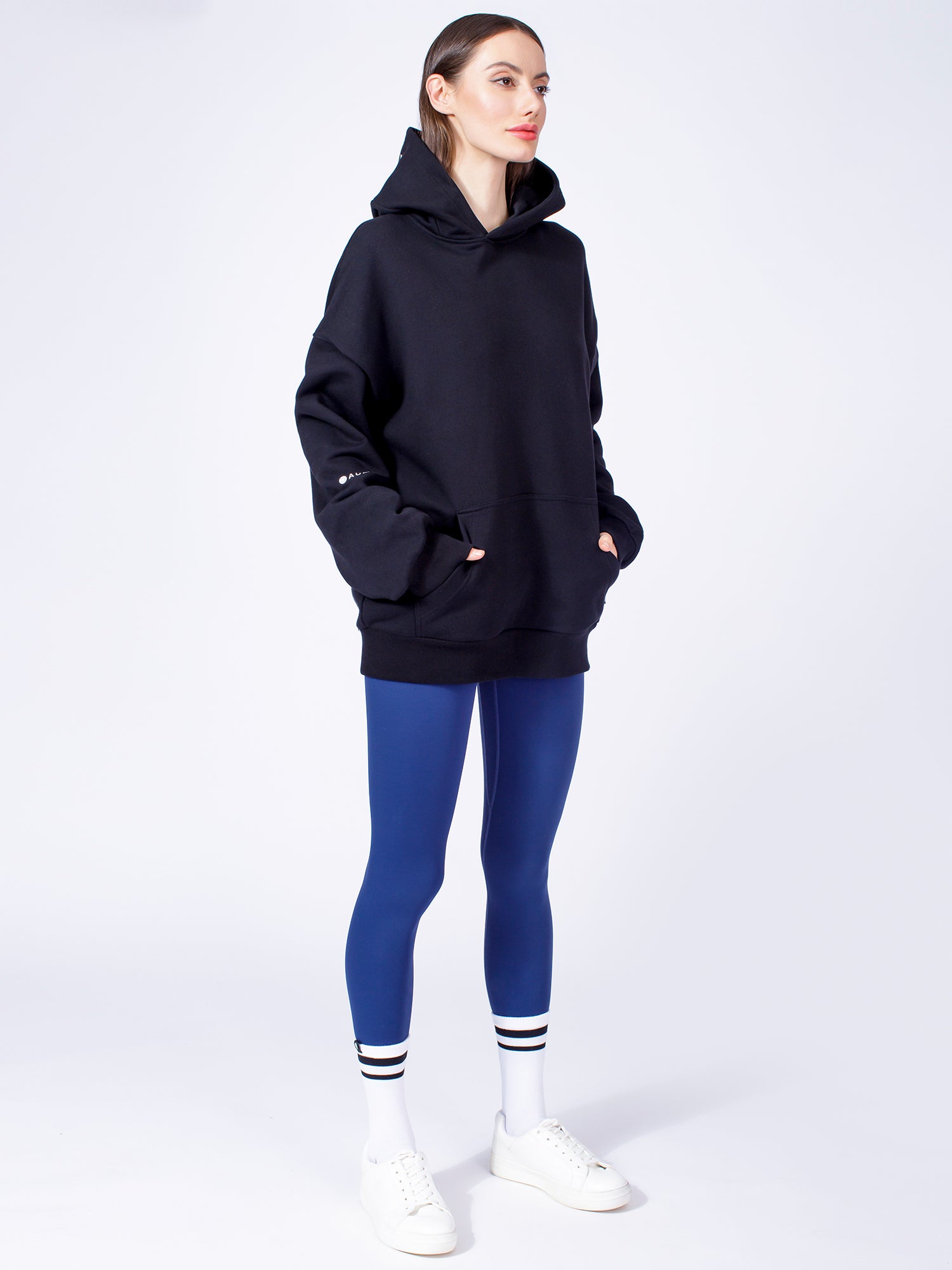 AUMNIE OVERSIZE HOODIE