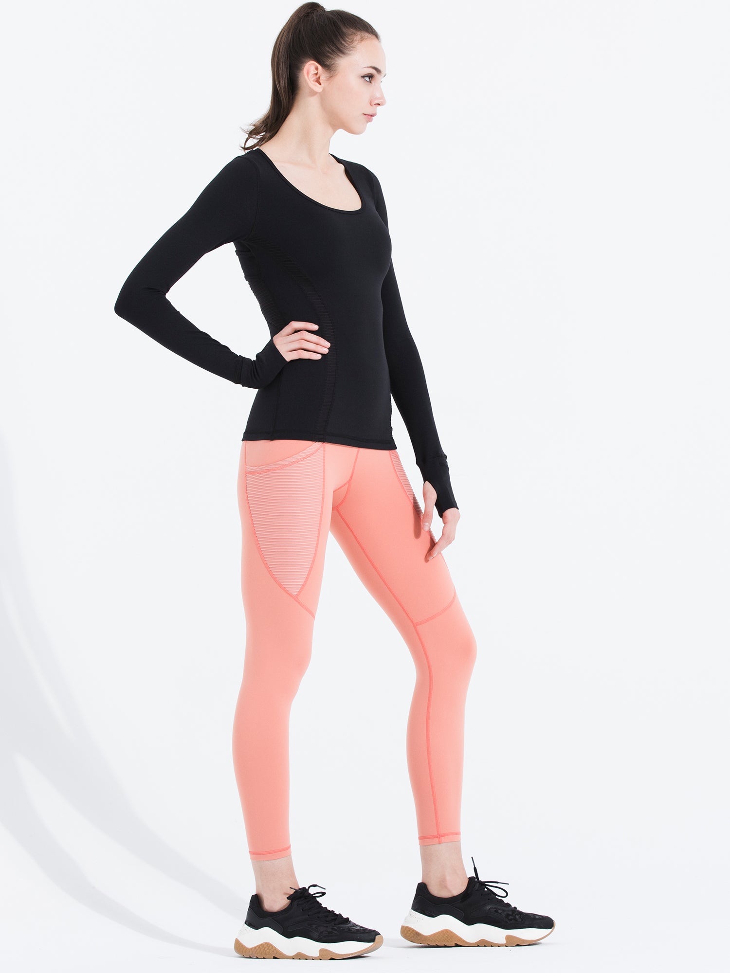 PLEATED POCKET ANKLE CROPS, CALIFORNIA