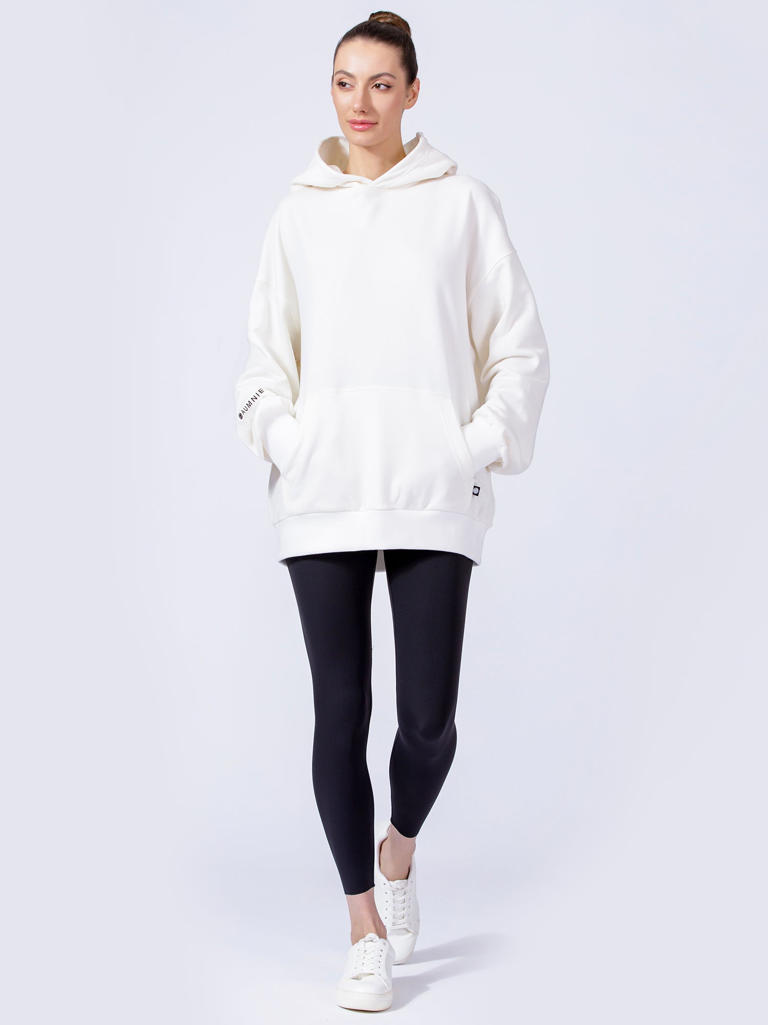 AUMNIE OVERSIZE HOODIE