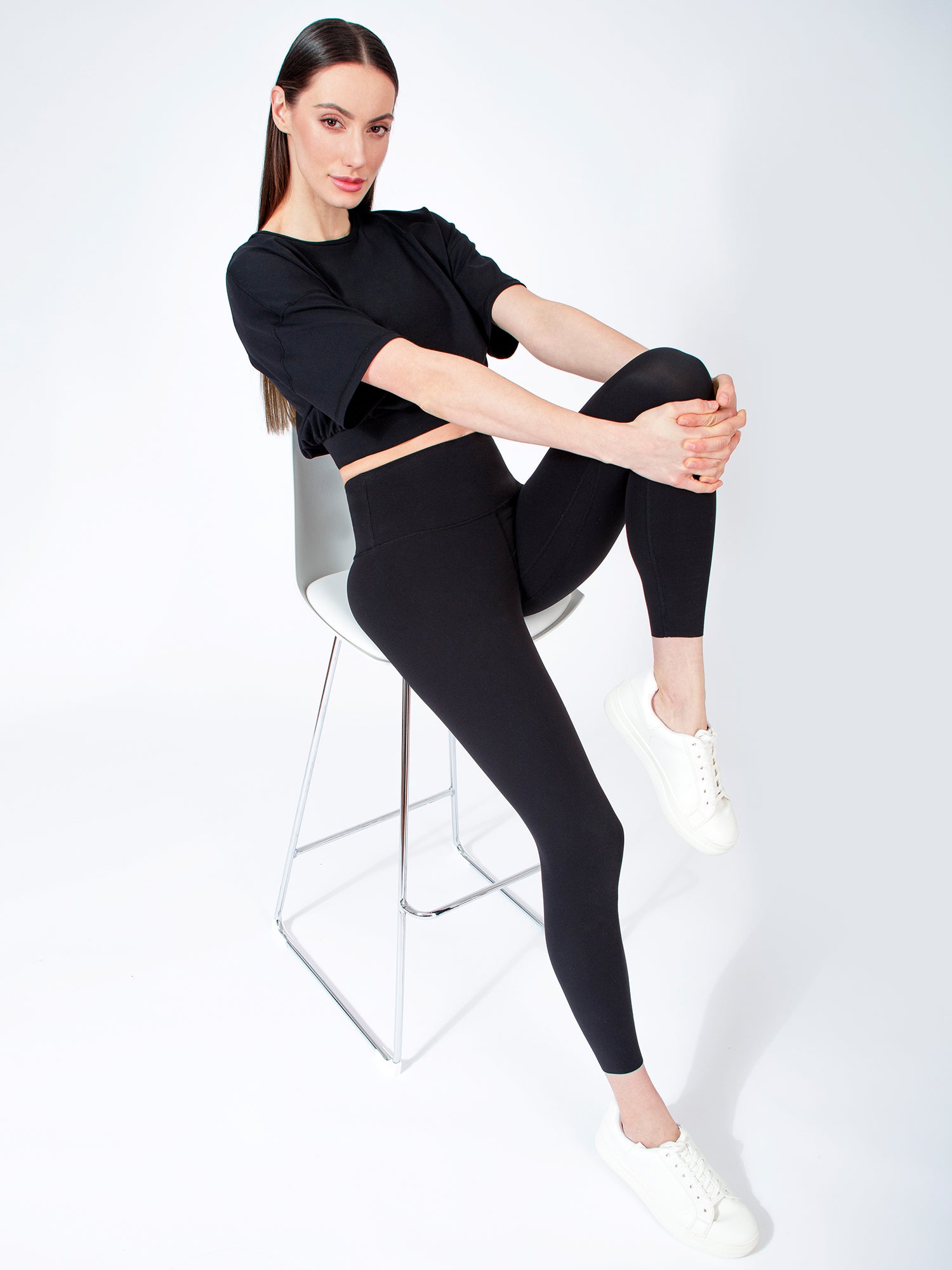 CAREFREE CROPPED TEE, BLACK