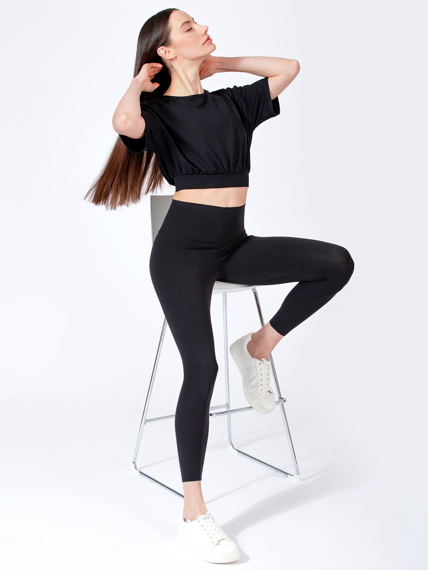 CAREFREE CROPPED TEE, BLACK