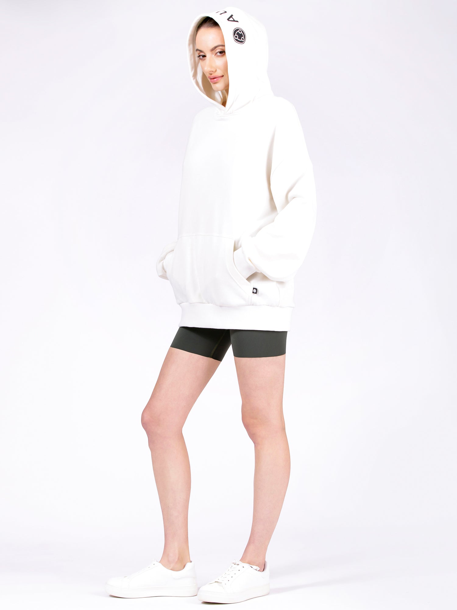 AUMNIE OVERSIZE HOODIE