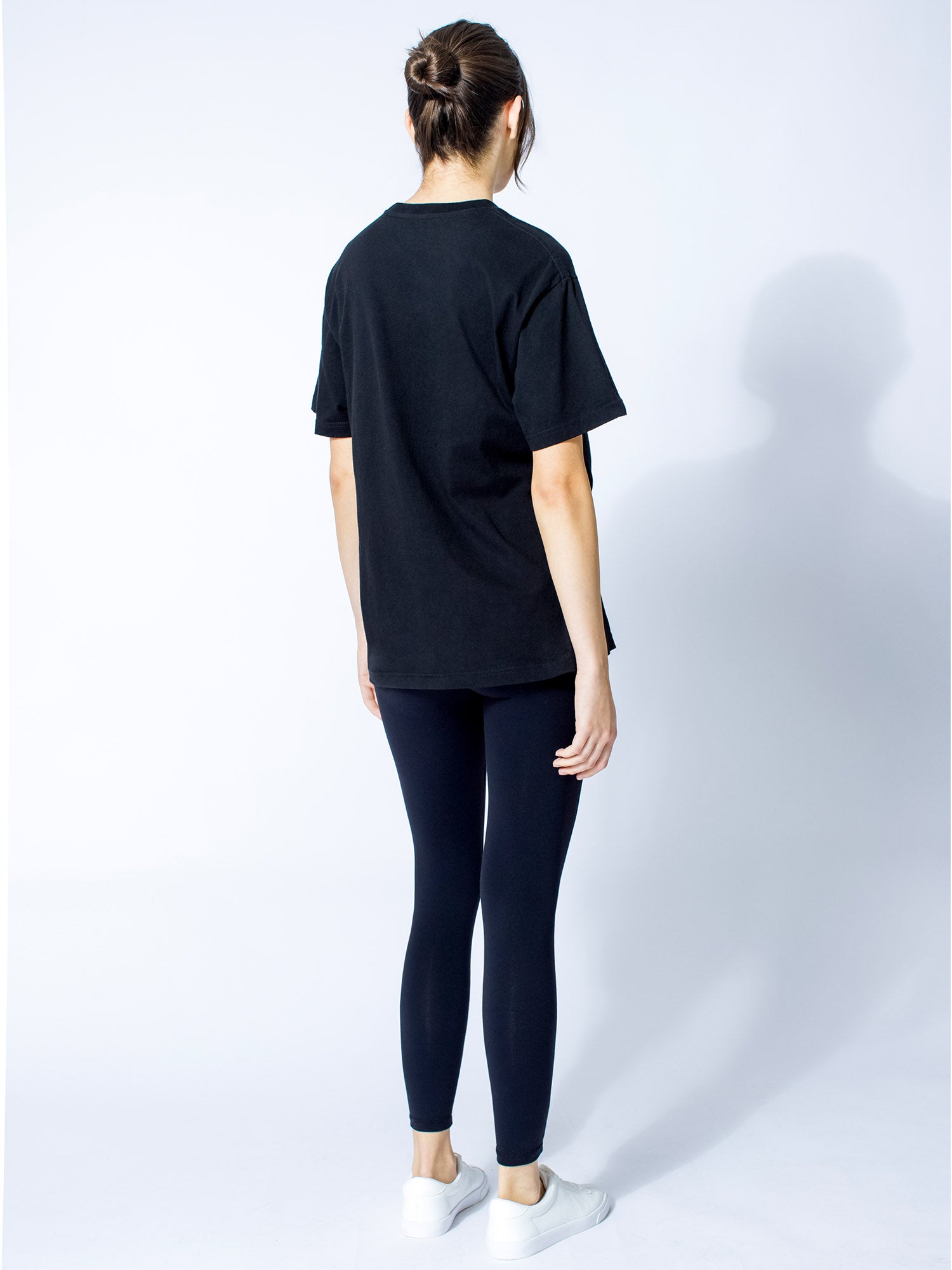ONE WORLD LOGO TEE, BLACK